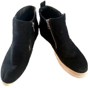 Black Time and Tru Memory Foam Wedge Booties, Sz 7.5, Double Zipper